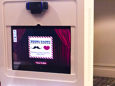 a custom welcome screen greets guests in our classic photo booth
